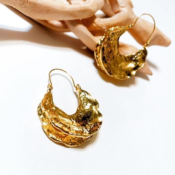 #392 Zara gold crescent moon hoop earrings - Picture 3 of 6